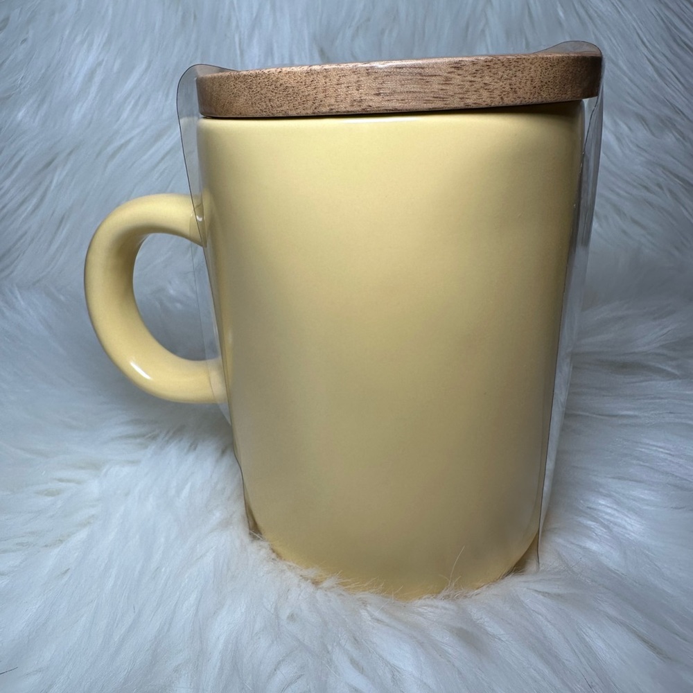 Rae Dunn Yellow Let’s Get Lost Mug with Wooden Lid/Coaster - Picture 2 of 4